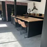L Instant Suspendu Maison 25m2 Avec Coin Salon Wifi Netflix Maison Like And Homestay *