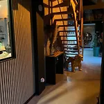 L Instant Suspendu Maison 25m2 Avec Coin Salon Wifi Netflix Maison Like And Homestay *