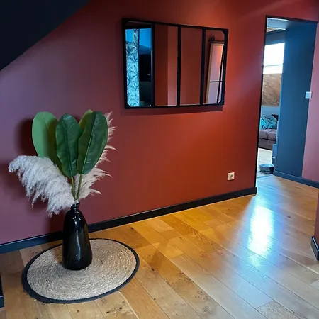L Instant Suspendu Maison 25m2 Avec Coin Salon Wifi Netflix Maison Like And Privatunterkunft